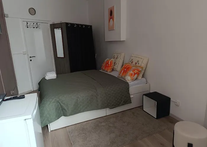 Chez Opportune * Σαρλρουά